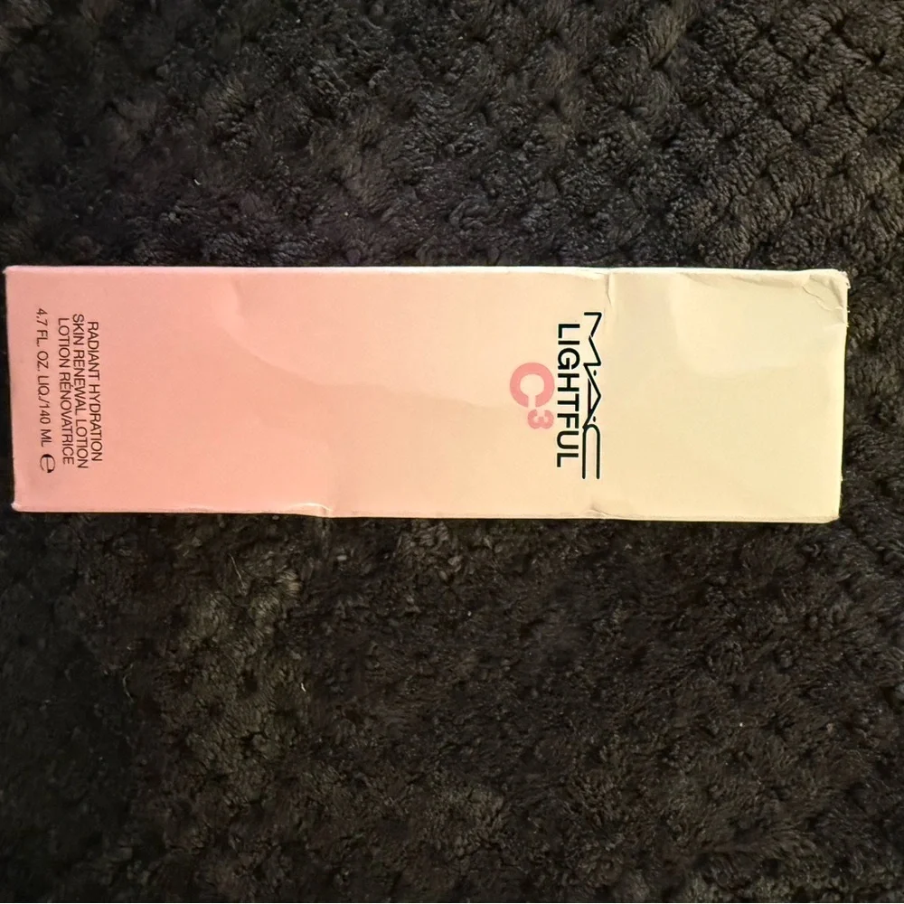 MAC Cosmetics Lightful C3 Radiant Hydration skin renewal lotion